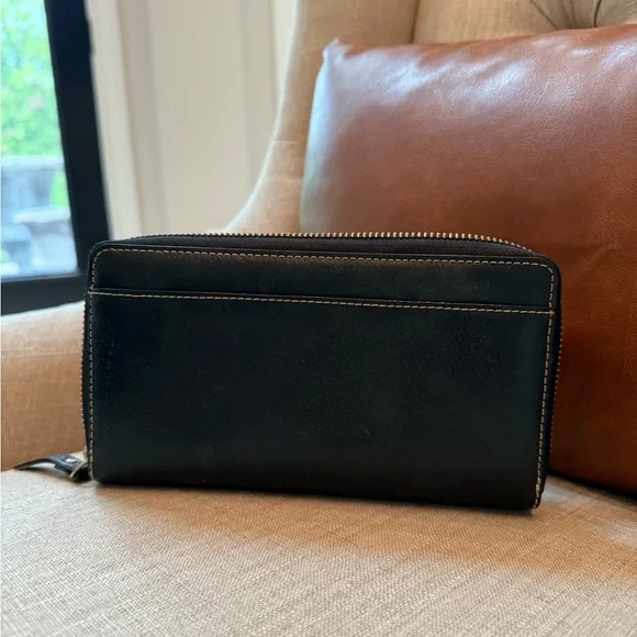 Kate Spade Black Zip-Around Wallet - Picture 2 of 4